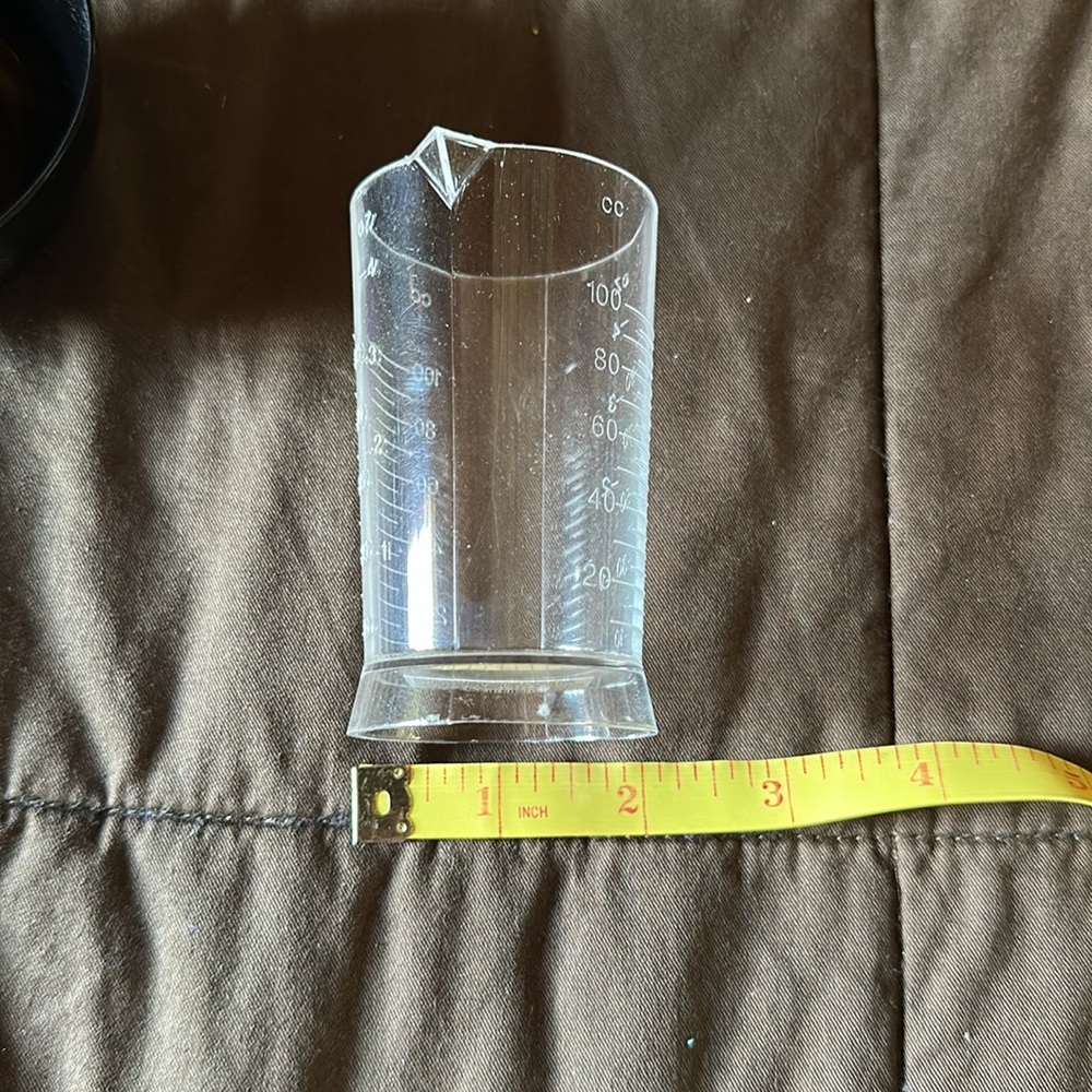 Sally Beauty Hair Color & Highlighting Plastic Measuring Beaker & Mixing Bowl - Picture 11 of 12